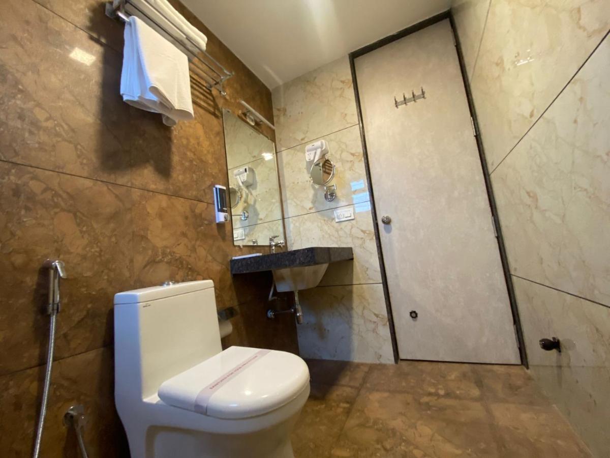 The Urban Hive Hotel ベルガウム エクステリア 写真