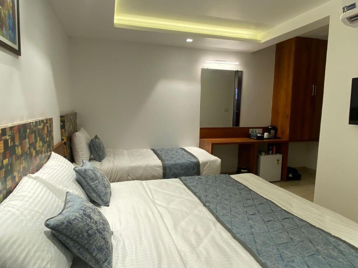 The Urban Hive Hotel ベルガウム エクステリア 写真