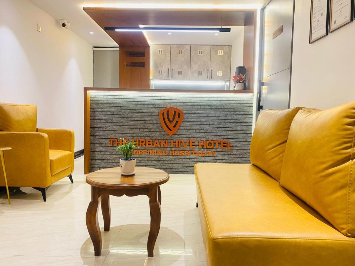 The Urban Hive Hotel ベルガウム エクステリア 写真