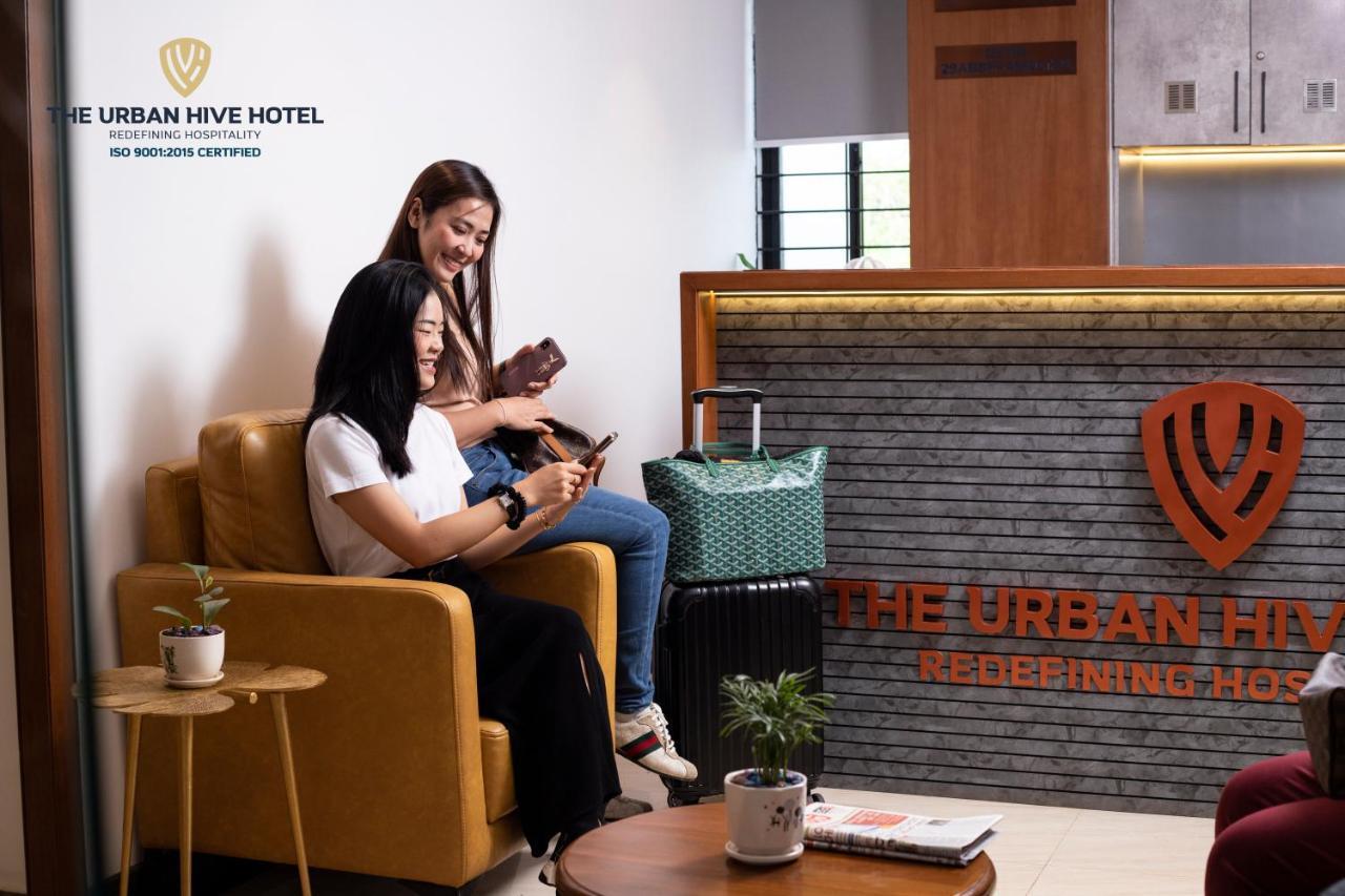 The Urban Hive Hotel ベルガウム エクステリア 写真