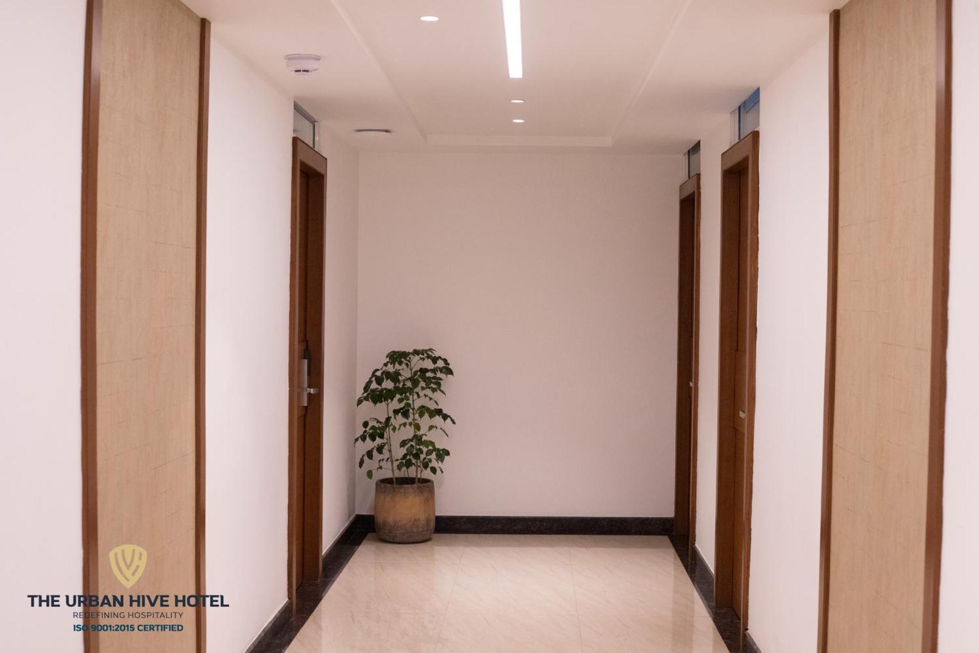 The Urban Hive Hotel ベルガウム エクステリア 写真