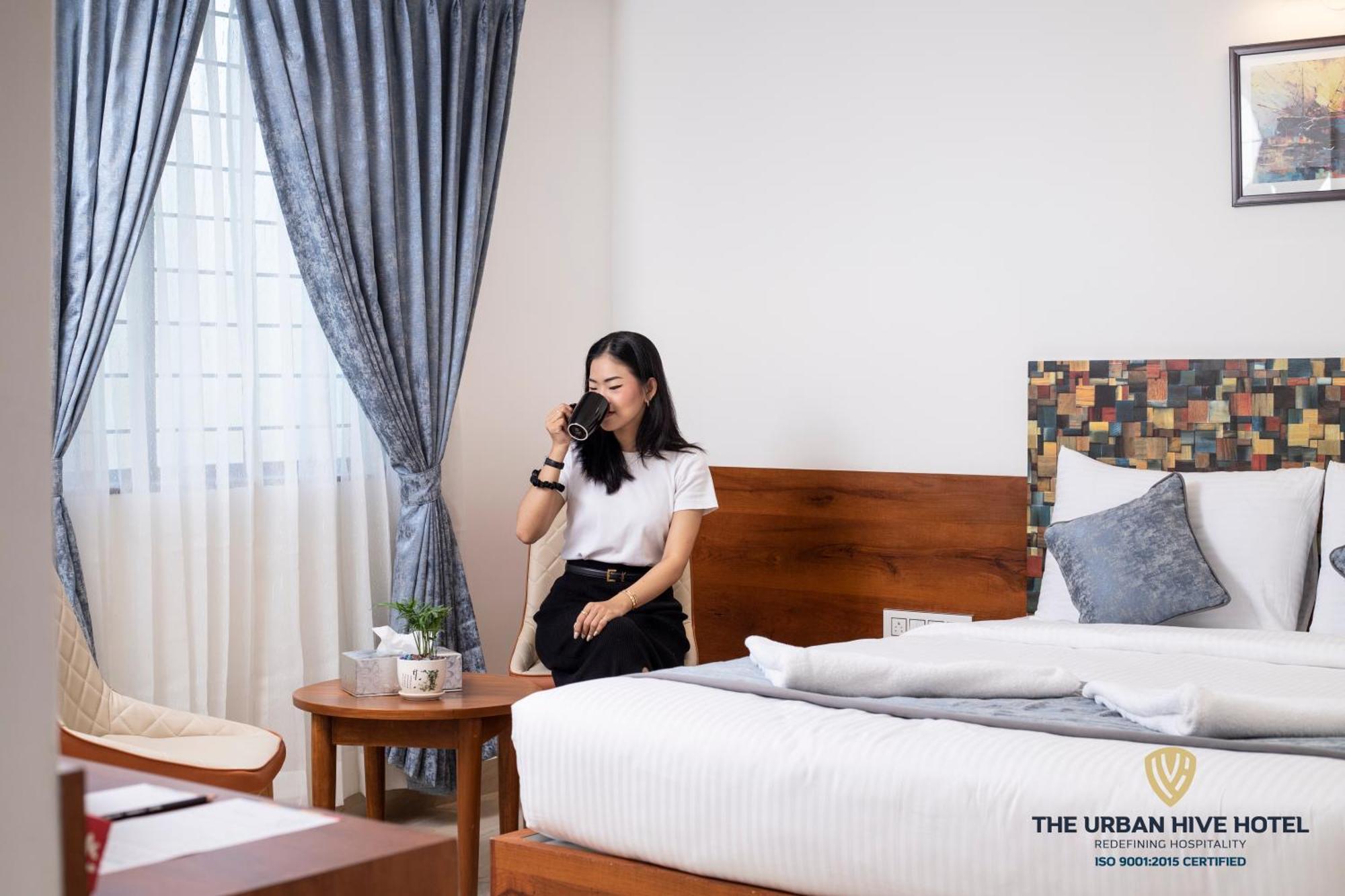 The Urban Hive Hotel ベルガウム エクステリア 写真